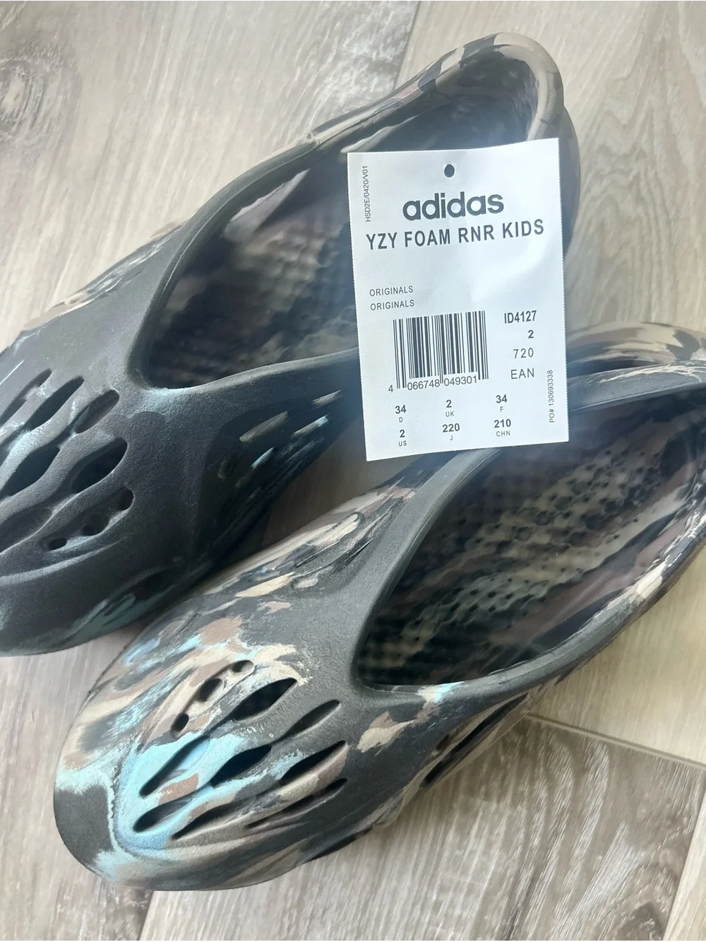 Adidas YZY Foam RNR Kids in Black with Teal Accents - Picture 10 of 10